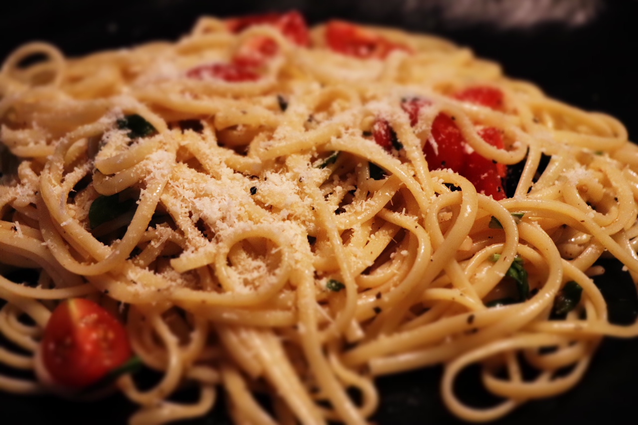 Spaghettisalat mit Kirschtomaten – Gewürze Feuer des Lebens